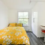 Waylen Street Suites