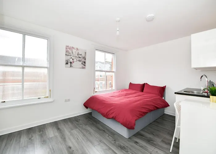 Waylen Street Suites